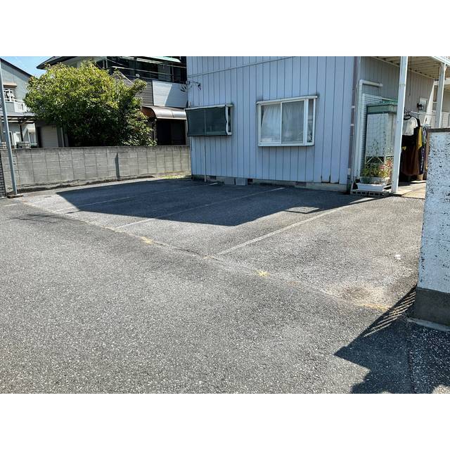 24/24 駐車場