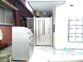 16/16 エントランス