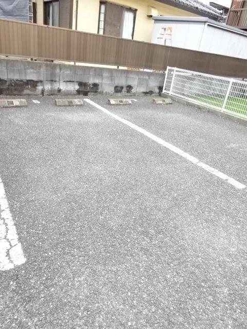 18/26 駐車場