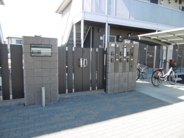 21/30 エントランス