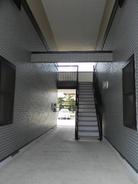 21/30 エントランス