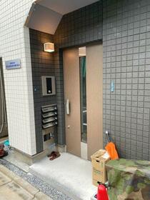 16/16 エントランス