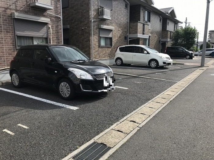 17/18 駐車場