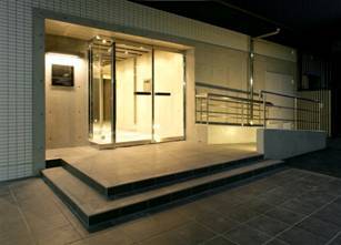 16/17 エントランス