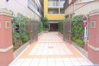 16/16 エントランス