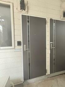 16/16 エントランス