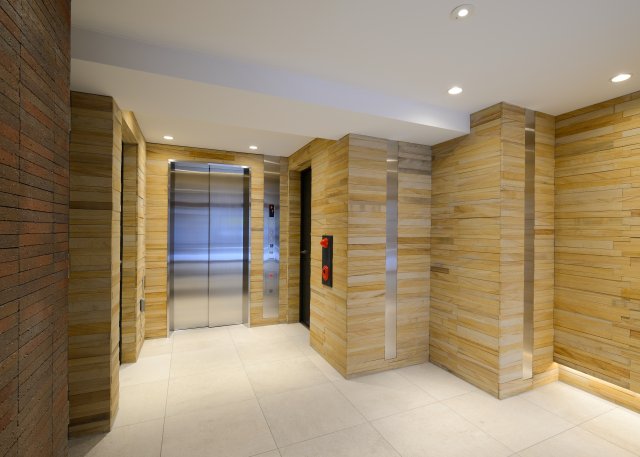 25/30 エントランス