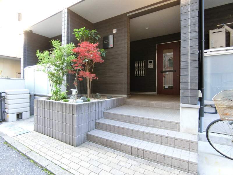 20/30 エントランス