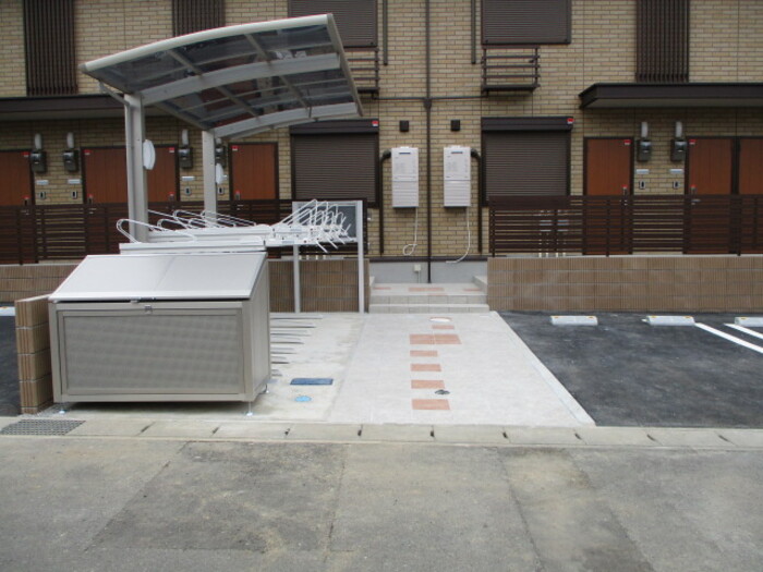 18/21 エントランス
