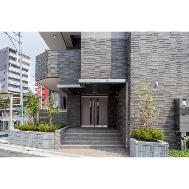 16/26 エントランス