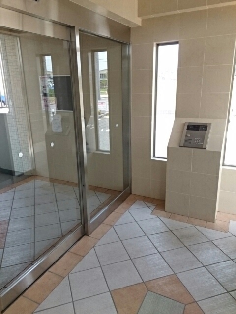 21/28 エントランス