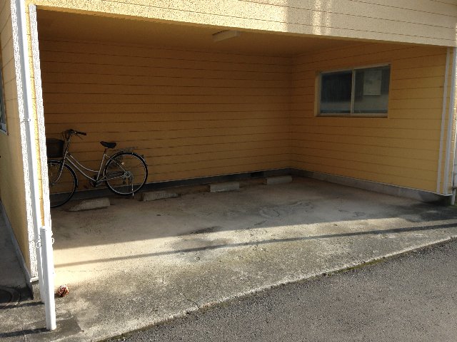 18/23 駐車場