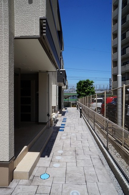 24/30 エントランス