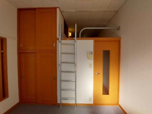 13/14 エントランス