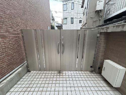 3/3 エントランス