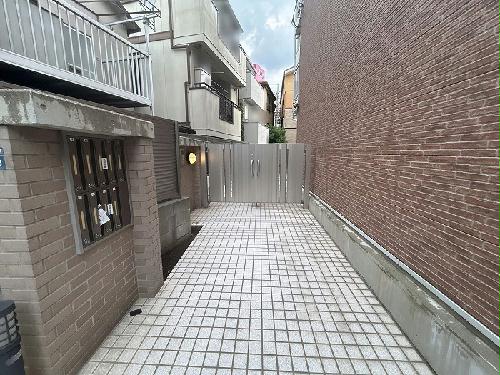 2/3 エントランス