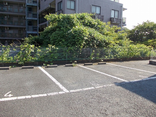 14/20 駐車場