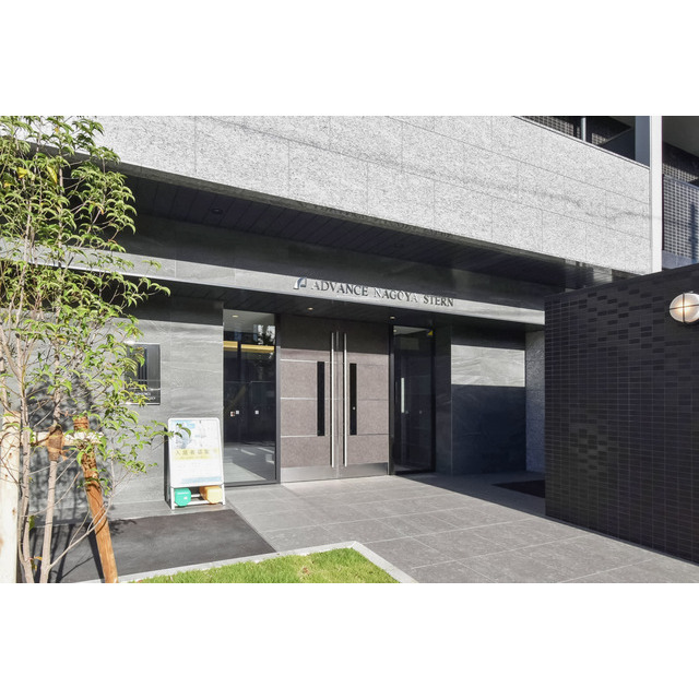 27/30 エントランス