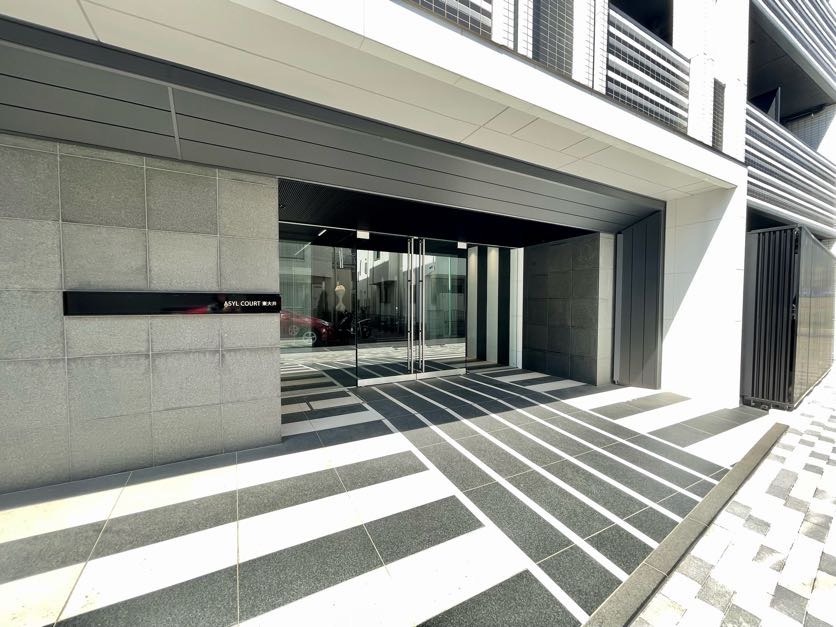 18/26 エントランス