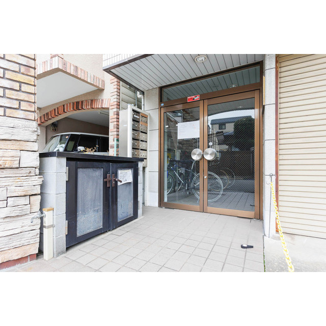 2/2 エントランス