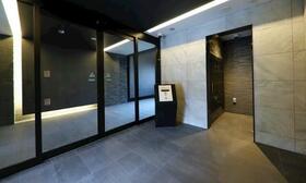 2/2 エントランス