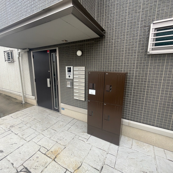 13/19 エントランス