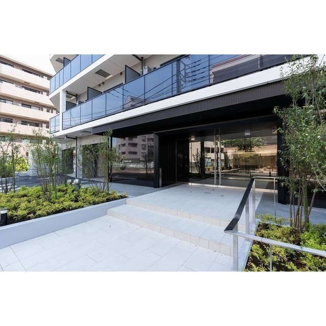 18/18 エントランス