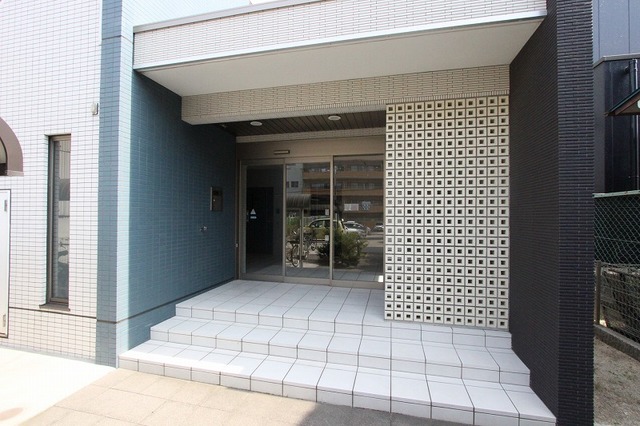 16/22 エントランス