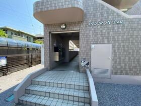 16/17 エントランス