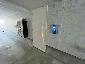 2/2 エントランス