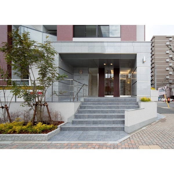 2/4 エントランス