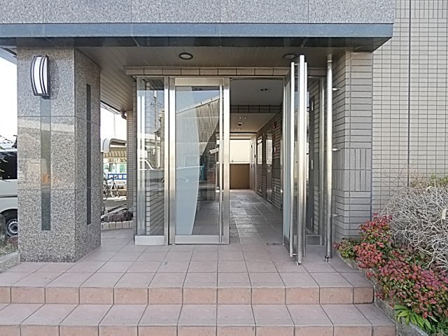 2/3 エントランス