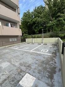 2/2 駐車場