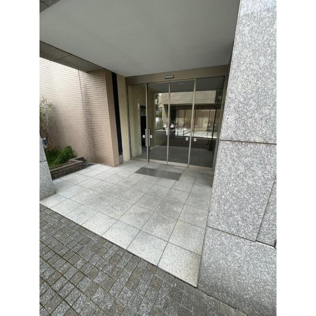 2/4 エントランス