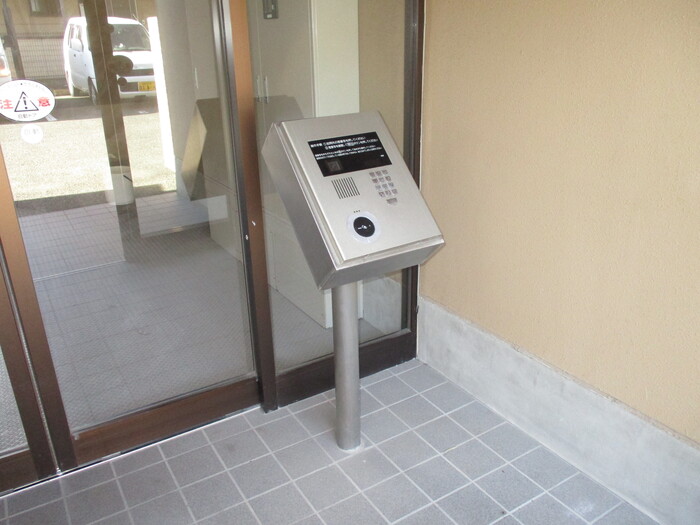 17/25 エントランス