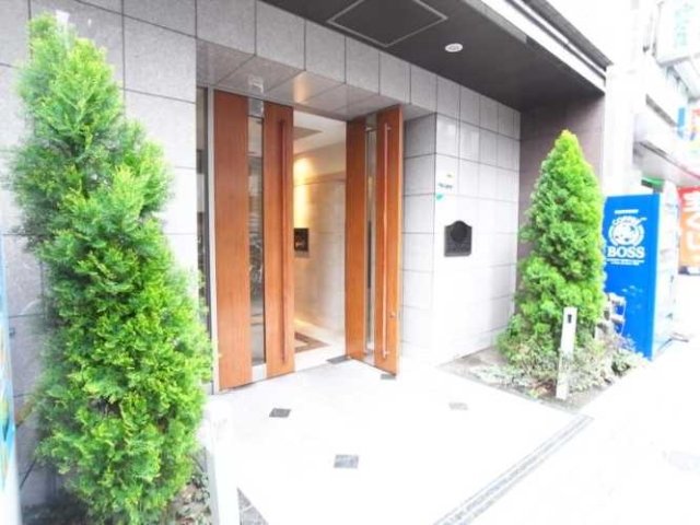 2/4 エントランス