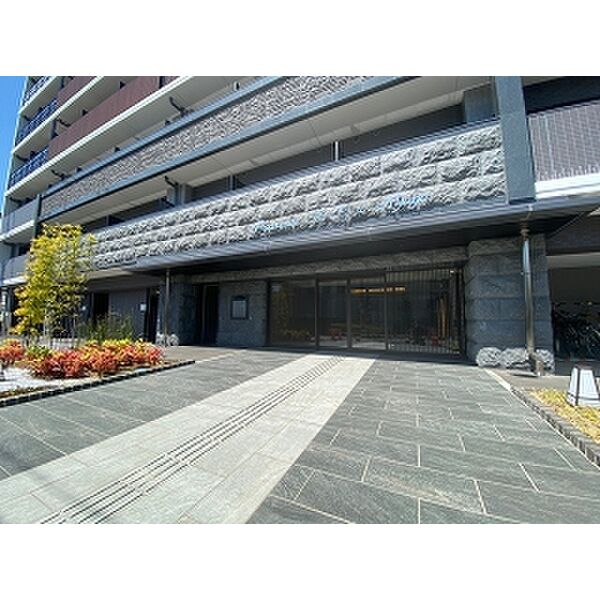 2/2 エントランス