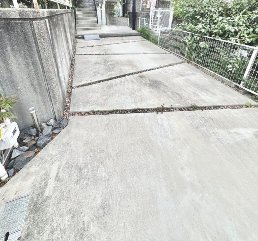 16/16 駐車場