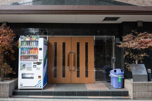 23/29 エントランス