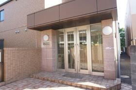 16/16 エントランス