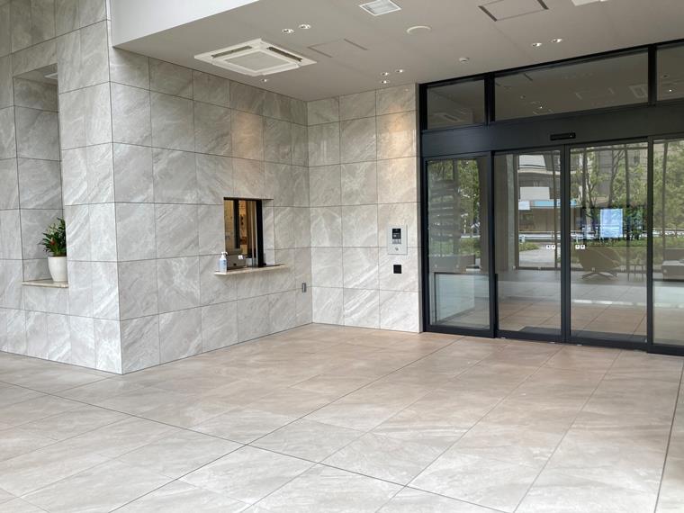 2/2 エントランス