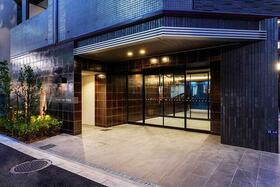 16/16 エントランス