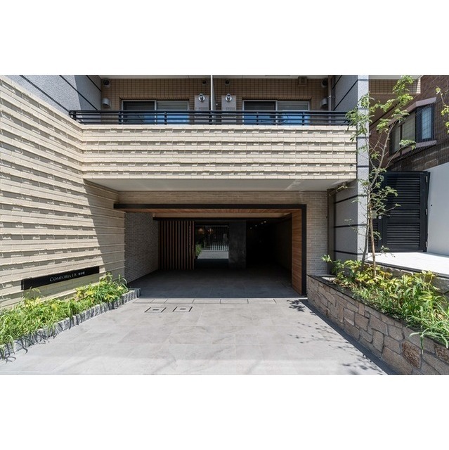 17/17 エントランス