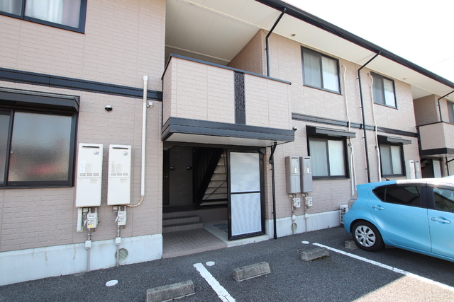 22/23 エントランス