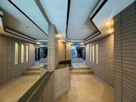 14/16 エントランス