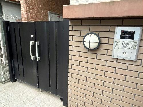 13/13 エントランス