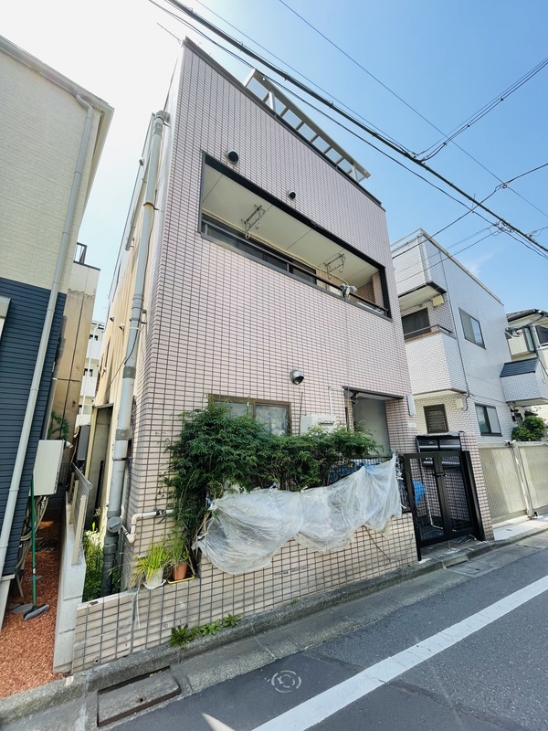 23/23 エントランス