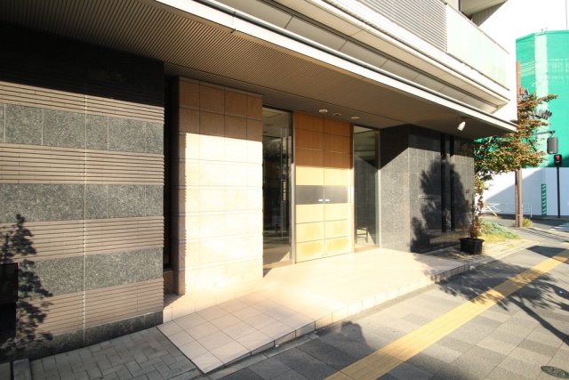 16/22 エントランス