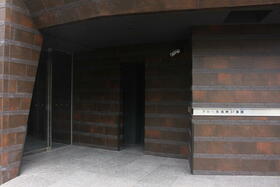 17/17 エントランス