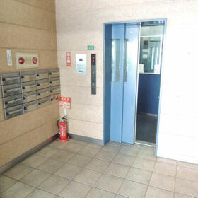 2/2 エントランス